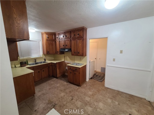 7938 Chantry Avenue, Fontana CA: https://media.crmls.org/medias/39ed24a2-cc3c-44b9-a473-d223f06c615b.jpg