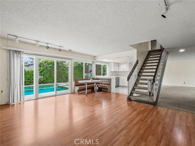 25582 Old Course Way, Valencia CA: https://media.crmls.org/medias/39ee3f10-dd97-4517-af9d-233ddc07bebf.jpg