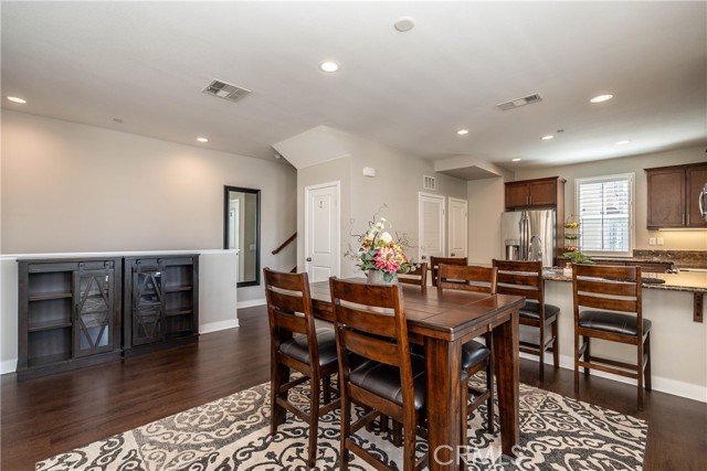 Detail Gallery Image 4 of 46 For 639 W Foothill Bld #12,  Glendora,  CA 91741 - 3 Beds | 2/2 Baths