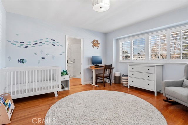 23642 Oxnard Street, Woodland Hills CA: https://media.crmls.org/medias/39ef2b64-4ed7-4702-a1ee-457589799809.jpg