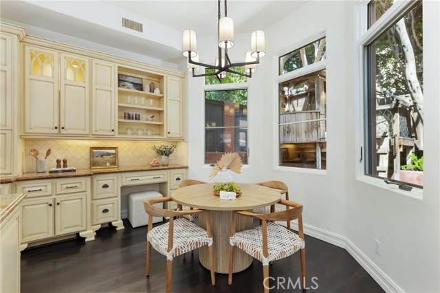 Detail Gallery Image 26 of 64 For 2516 Walnut Ave, Manhattan Beach,  CA 90266 - 5 Beds | 5/1 Baths