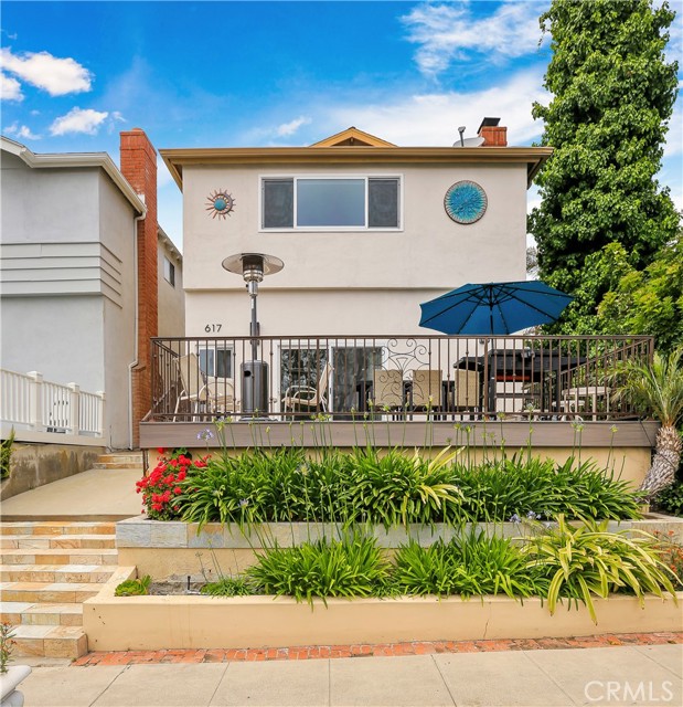 617 Iris Avenue, Corona del Mar CA: https://media.crmls.org/medias/39efc086-f0cc-41a7-a4eb-5ae9ec1368ca.jpg