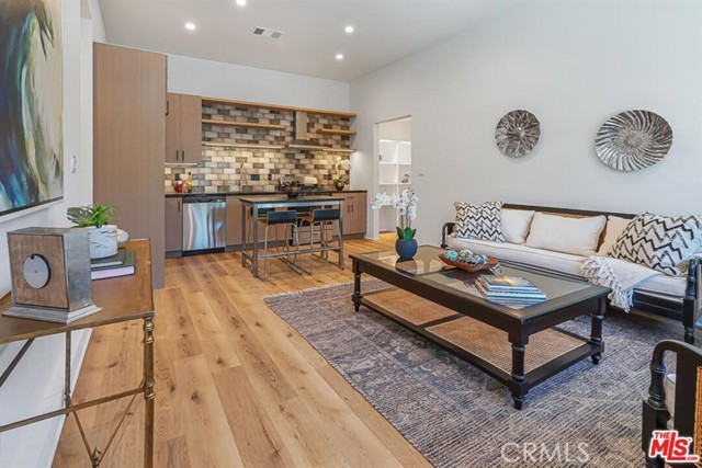 Front Image Thumbnail for CRSR26084970