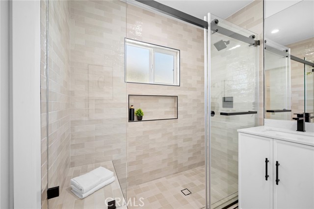 Detail Gallery Image 11 of 25 For 1317 N California St, Burbank,  CA 91505 - 3 Beds | 3 Baths