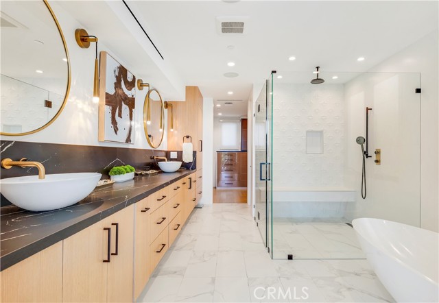 Detail Gallery Image 32 of 62 For 221 Heliotrope Ave, Corona Del Mar,  CA 92625 - 4 Beds | 5/1 Baths