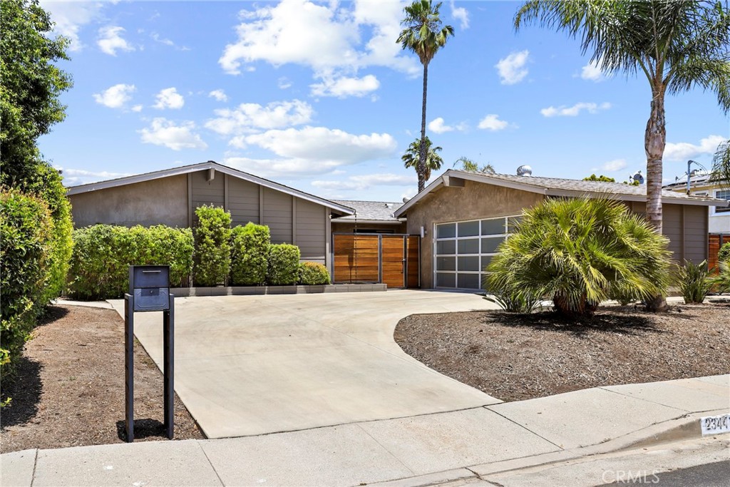 23441 Aetna Street