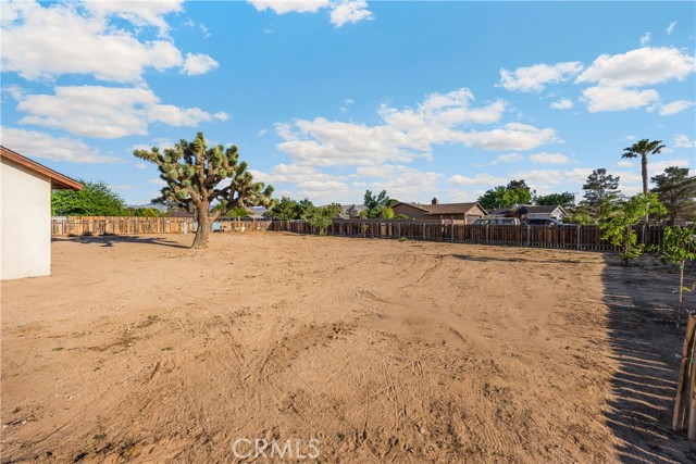 Detail Gallery Image 20 of 28 For 11865 Pecos Rd, Apple Valley,  CA 92308 - 3 Beds | 2 Baths