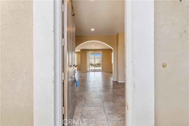 Image 14 of 47 For 82746 Mount Riley Drive