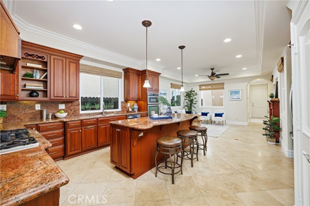 Detail Gallery Image 11 of 42 For 209 Chicago Ave, Huntington Beach,  CA 92648 - 3 Beds | 3/2 Baths
