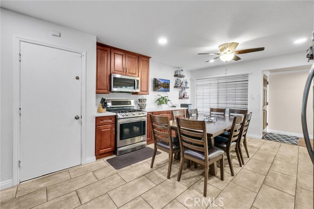 Detail Gallery Image 11 of 29 For 2520 Redcoach Ln, La Habra,  CA 90631 - 4 Beds | 2 Baths