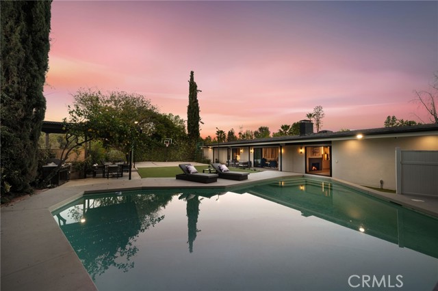 18839 La Amistad Place, Tarzana CA: https://media.crmls.org/medias/39f28a53-2961-4fba-841f-bac0322370ca.jpg