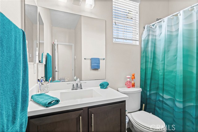 Detail Gallery Image 16 of 26 For 39562 Strada Pozzo, Lake Elsinore,  CA 92532 - 4 Beds | 3 Baths