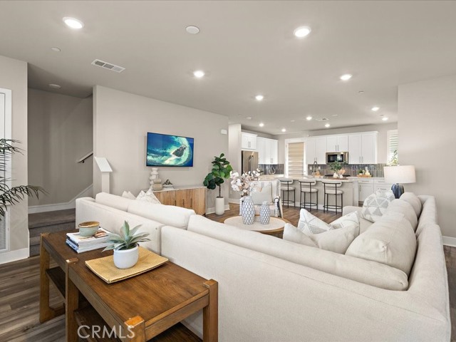 Detail Gallery Image 6 of 44 For 1441 Longview Lane, San Pedro,  CA 90732 - 4 Beds | 3/1 Baths