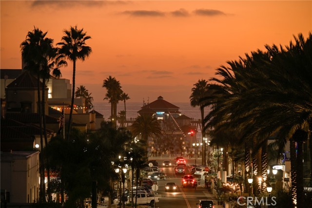 414 Main St., Huntington Beach CA: https://media.crmls.org/medias/39f38595-961e-427b-9909-f455b2236b76.jpg