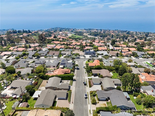 28231 Trailriders Drive, Rancho Palos Verdes CA: https://media.crmls.org/medias/39f5126f-d4eb-4328-af6a-9bbde28ba08a.jpg