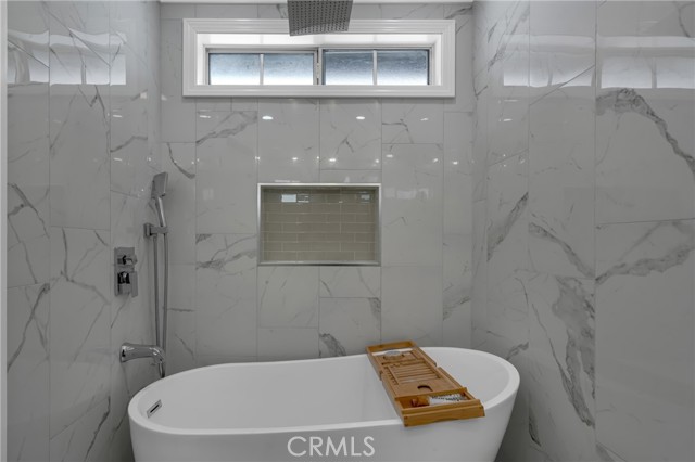 Detail Gallery Image 29 of 42 For 314 Ultimo Ave, Long Beach,  CA 90814 - 4 Beds | 3 Baths