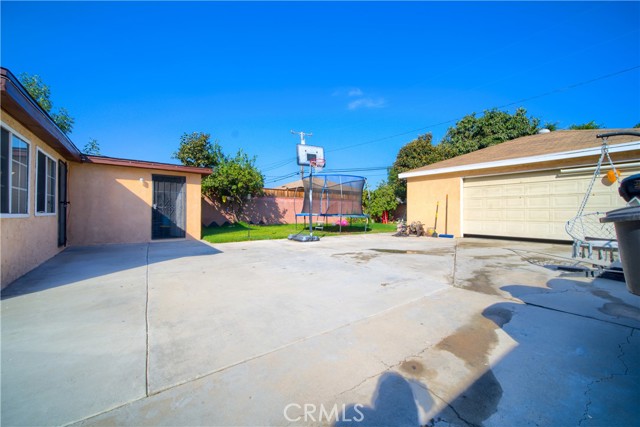 13812 Premiere Avenue, Bellflower, California 90706, 3 Bedrooms Bedrooms, ,1 BathroomBathrooms,Single Family Residence,For Sale,Premiere,DW24215349