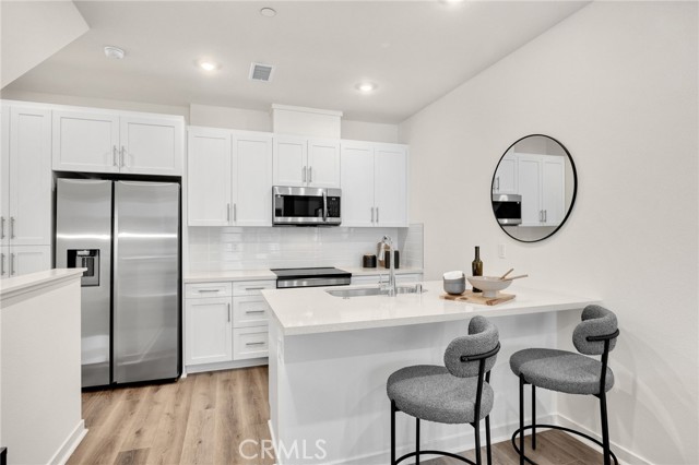 Detail Gallery Image 2 of 51 For 1954 Avenida Del Sol, Placentia,  CA 92870 - 1 Beds | 1/1 Baths