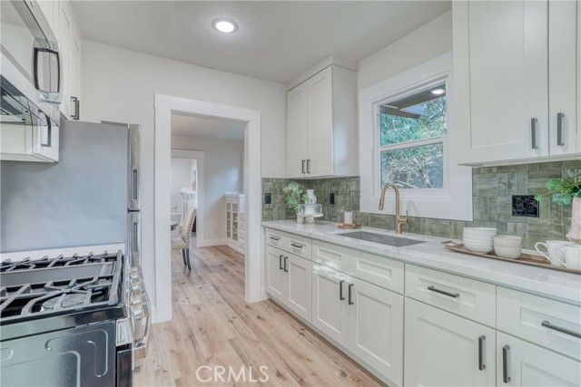Detail Gallery Image 6 of 25 For 1819 N Vagedes Ave, Fresno,  CA 93705 - 2 Beds | 1 Baths