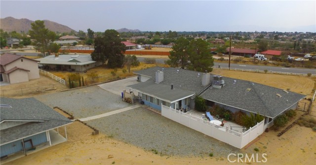 Detail Gallery Image 2 of 25 For 18828 Corwin Rd, Apple Valley,  CA 92307 - 4 Beds | 3/1 Baths