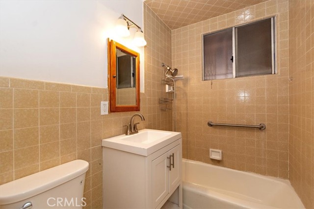 Detail Gallery Image 7 of 19 For 5058 Pearce Ave, Lakewood,  CA 90712 - 2 Beds | 1 Baths