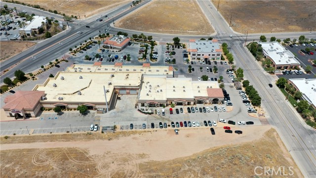 641 W Palmdale Boulevard, Palmdale CA: https://media.crmls.org/medias/39f6cf66-5730-4372-a8fc-406247d6a8f0.jpg