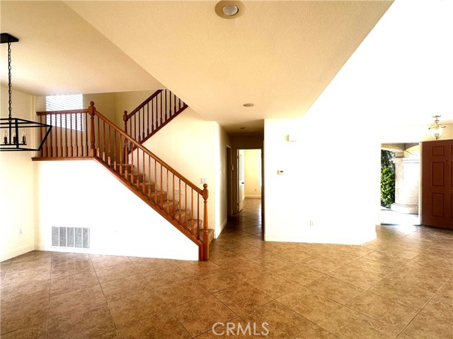 Detail Gallery Image 6 of 23 For 12433 Kokomo Cir, Victorville,  CA 92392 - 4 Beds | 3 Baths