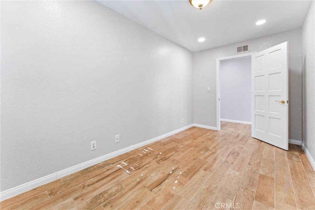 https://media.crmls.org/medias/39f7d7da-2917-4395-83de-ab8989d5d434.jpg?preset=X-Large