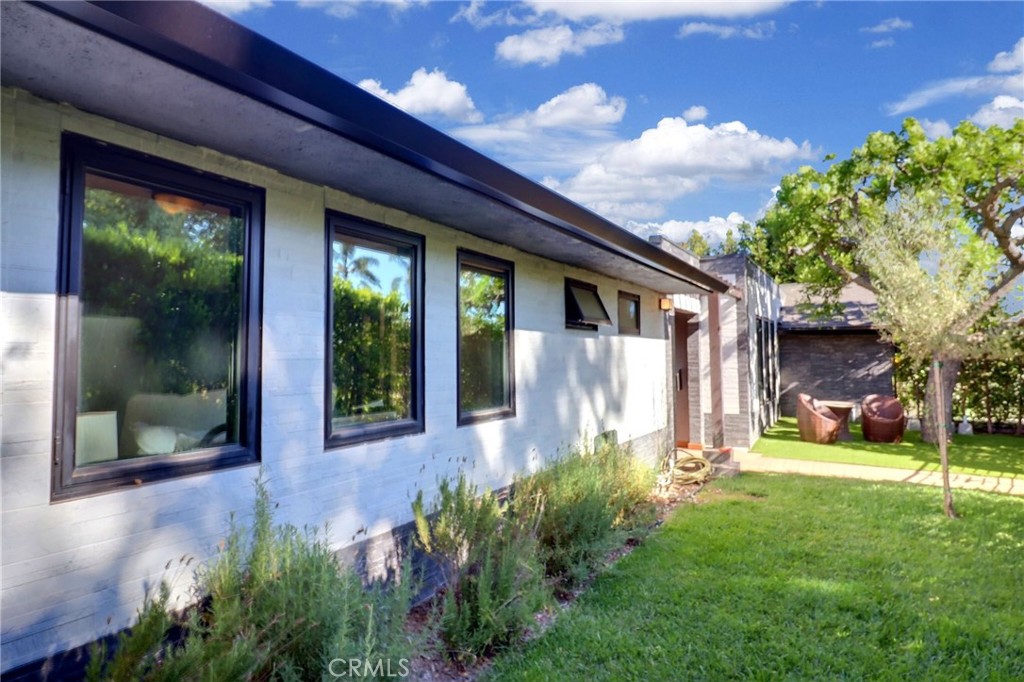 MLS #WS25153368 img 1