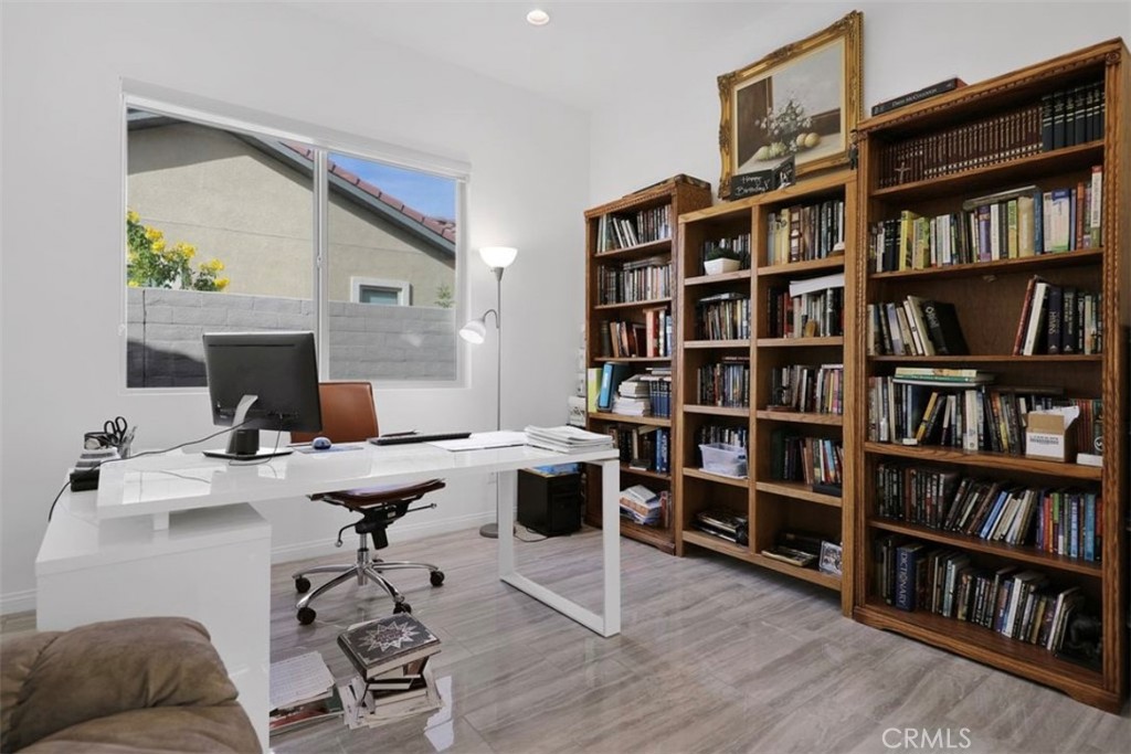 MLS #OC25201228 image #22