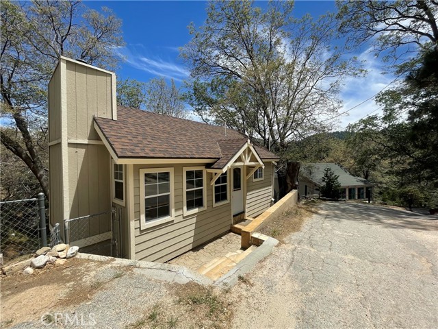 29255 Hemlock Drive, Cedar Glen CA: https://media.crmls.org/medias/39fa1dcf-ba8f-45a2-b4a6-c5744c5f9bca.jpg