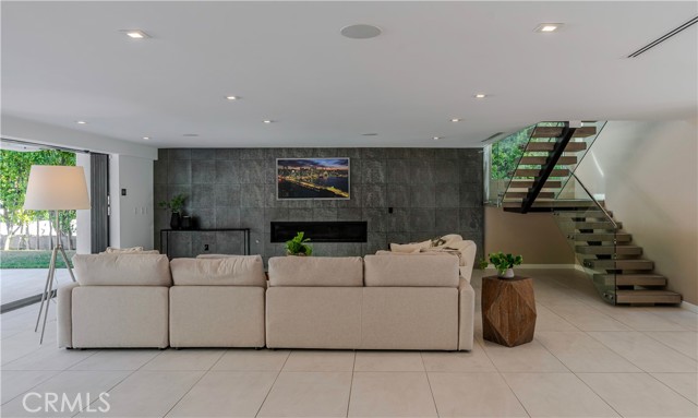 Detail Gallery Image 13 of 46 For 3030 Deep Canyon Dr, Beverly Hills,  CA 90210 - 5 Beds | 6 Baths