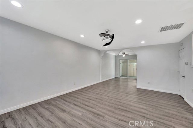 Detail Gallery Image 4 of 38 For 17053 Roscoe Bld #3,  Northridge,  CA 91325 - 2 Beds | 2 Baths