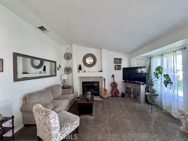 Detail Gallery Image 6 of 29 For 27196 Rainbow Creek Dr, Temecula,  CA 92591 - 3 Beds | 2 Baths