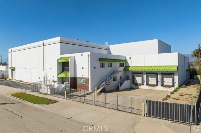 223 W B Street, Colton, California 92324, ,Commercial Lease,For Rent,223 W B Street,CRTR25088032