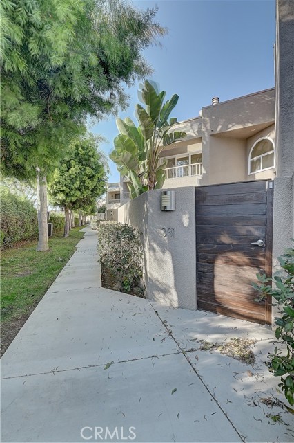 Detail Gallery Image 2 of 51 For 381 Bay View Ter, Costa Mesa,  CA 92627 - 3 Beds | 2/1 Baths