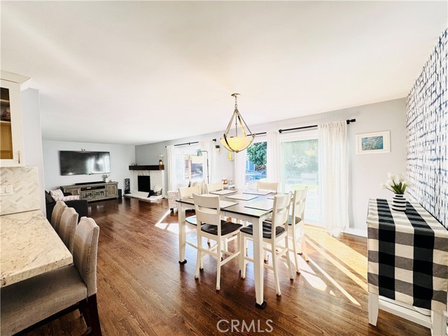 Detail Gallery Image 9 of 44 For 11905 Paso Robles, Granada Hills,  CA 91344 - 4 Beds | 3 Baths