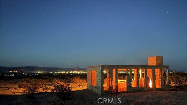 Detail Gallery Image 5 of 13 For 69570 Squaw Rd, Twentynine Palms,  CA 92277 - – Beds | – Baths