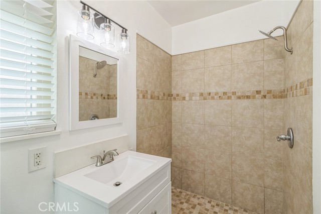 Detail Gallery Image 9 of 17 For 9856 Vine St, Bloomington,  CA 92316 - 3 Beds | 2 Baths