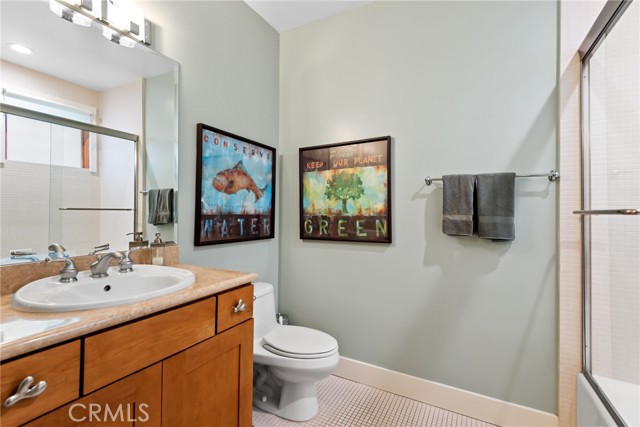 130 N Swall Drive, Beverly Hills CA: https://media.crmls.org/medias/39fe0948-ed90-46c0-87f5-0c99b0d4fd77.jpg