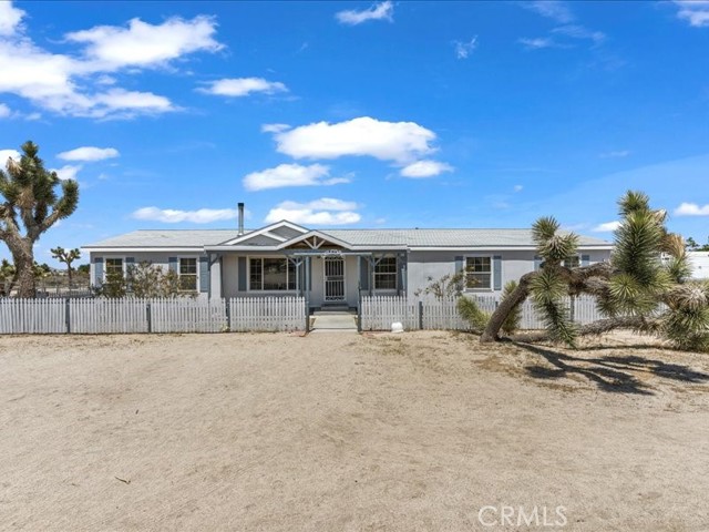 Detail Gallery Image 1 of 33 For 528 Sacramento Rd, Pinon Hills,  CA 92372 - 4 Beds | 3 Baths