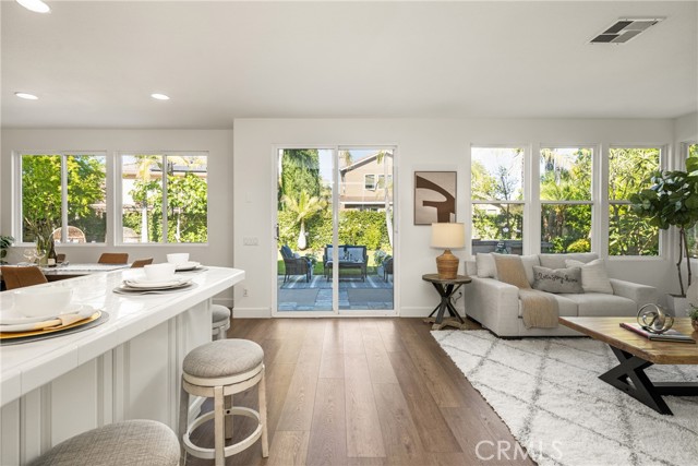 19692 Dorado Drive, Lake Forest CA: https://media.crmls.org/medias/39fedfc0-b4cc-42b1-ae76-3839f8b56527.jpg