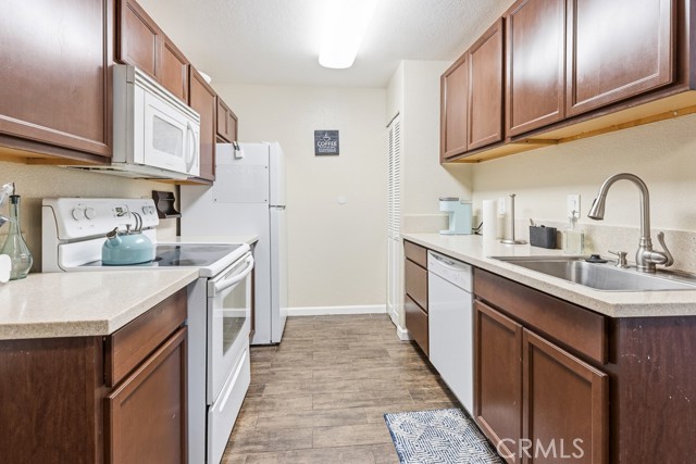 Detail Gallery Image 4 of 16 For 1265 Kendall #1015,  San Bernardino,  CA 92407 - 2 Beds | 2 Baths