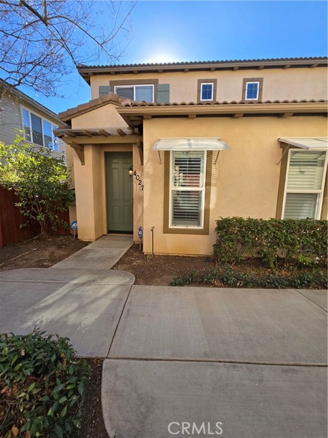 Detail Gallery Image 1 of 15 For 4027 Sutton Ct, Riverside,  CA 92501 - 3 Beds | 2/1 Baths