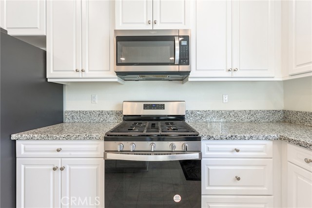Detail Gallery Image 16 of 59 For 3938 Cambria Privado, Ontario,  CA 91762 - 5 Beds | 3 Baths