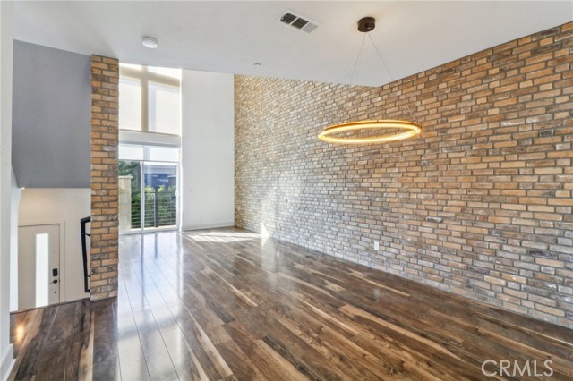 Detail Gallery Image 3 of 60 For 7887 Stylus, San Diego,  CA 92108 - 2 Beds | 2/1 Baths