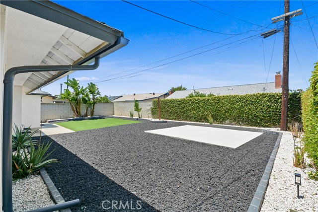 6091 Larchwood Drive, Huntington Beach CA: https://media.crmls.org/medias/3a01499b-139b-4dd4-b93b-c94c927e2868.jpg
