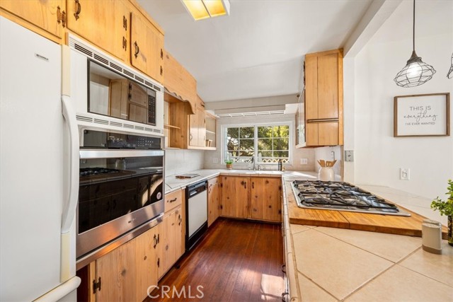 Detail Gallery Image 14 of 64 For 549 Derby, Paso Robles,  CA 93446 - 5 Beds | 3/2 Baths