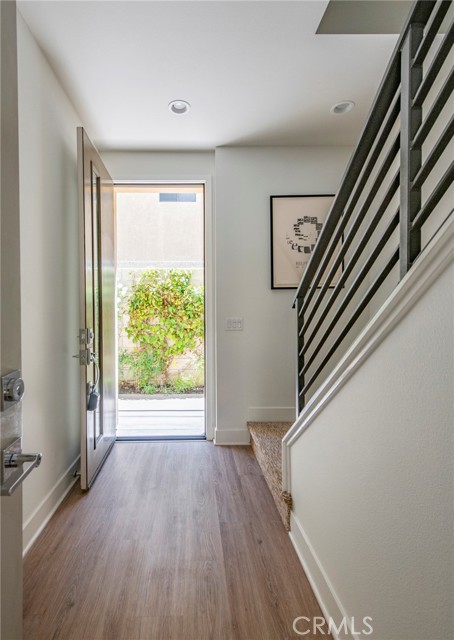 Detail Gallery Image 4 of 49 For 10714 Toluca Ct, Toluca Lake,  CA 91602 - 3 Beds | 3/1 Baths