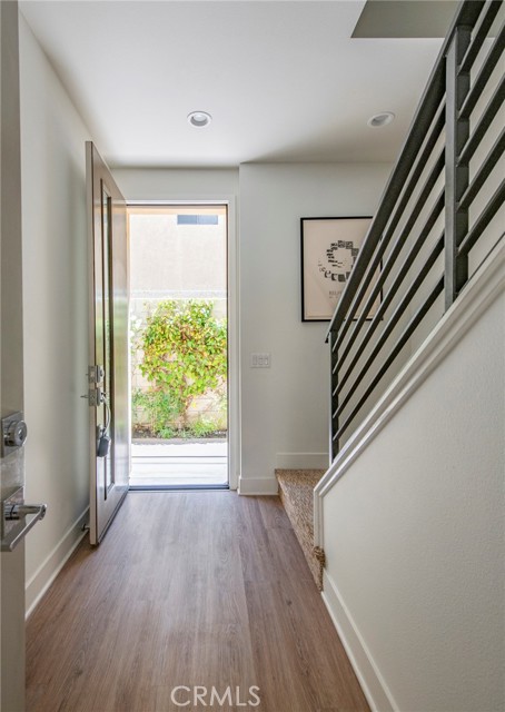 Detail Gallery Image 4 of 49 For 10714 Toluca Ct, Toluca Lake,  CA 91602 - 3 Beds | 3/1 Baths